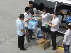 炎炎夏日送清凉  丝丝关爱暖人心